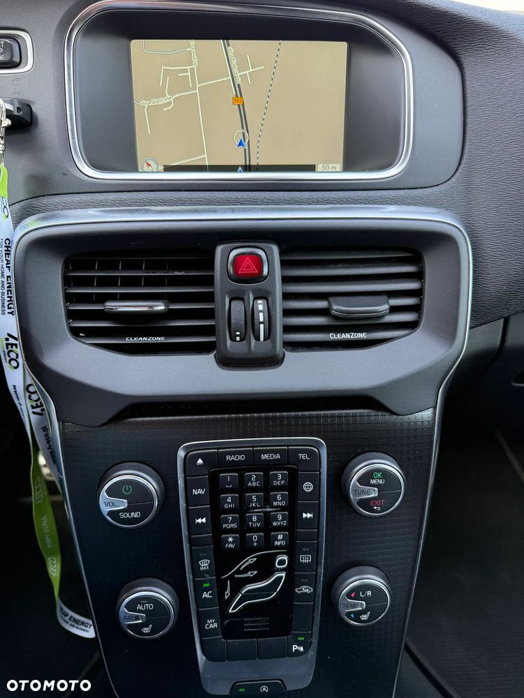 Volvo V40 D2 Drive-E R-Design Momentum - 13