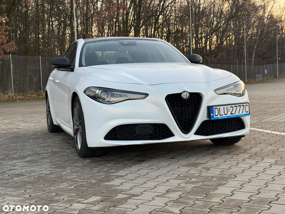 Alfa Romeo Giulia - 5