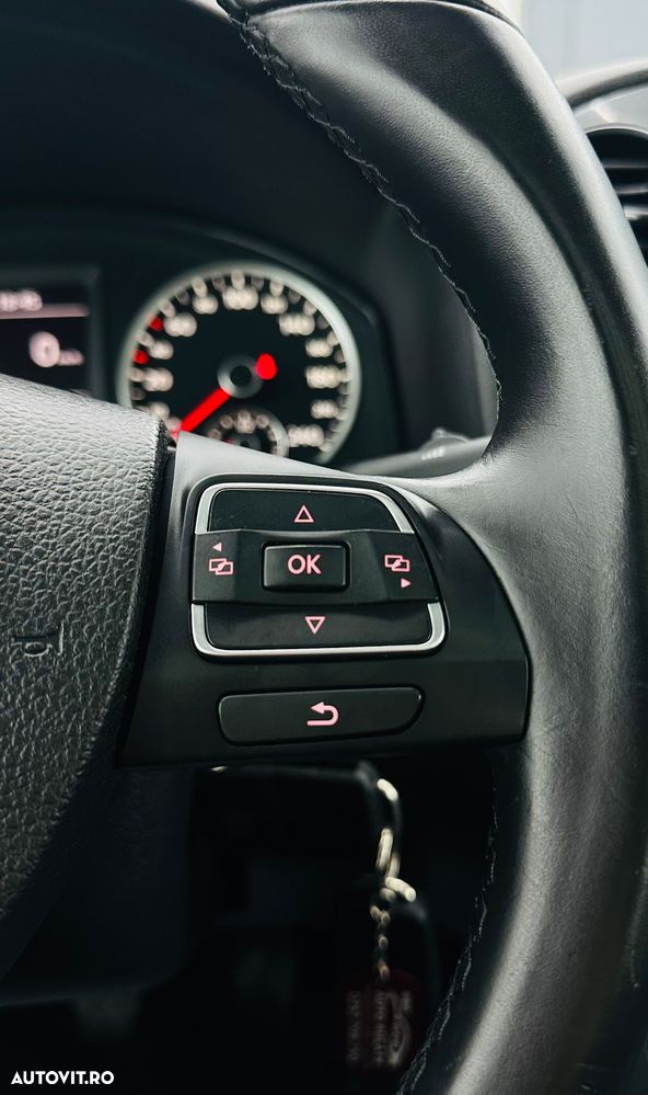 Volkswagen Tiguan 2.0 TDI SCR BlueMotion Technology Sport & Style - 28