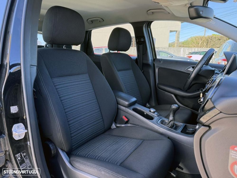 Mercedes-Benz B 180 d Style - 29