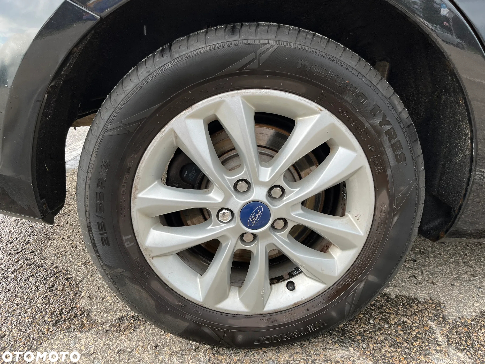 Ford Mondeo 2.0 Ghia - 12