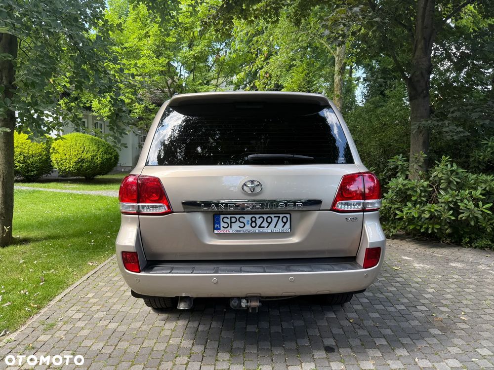 Toyota Land Cruiser - 7