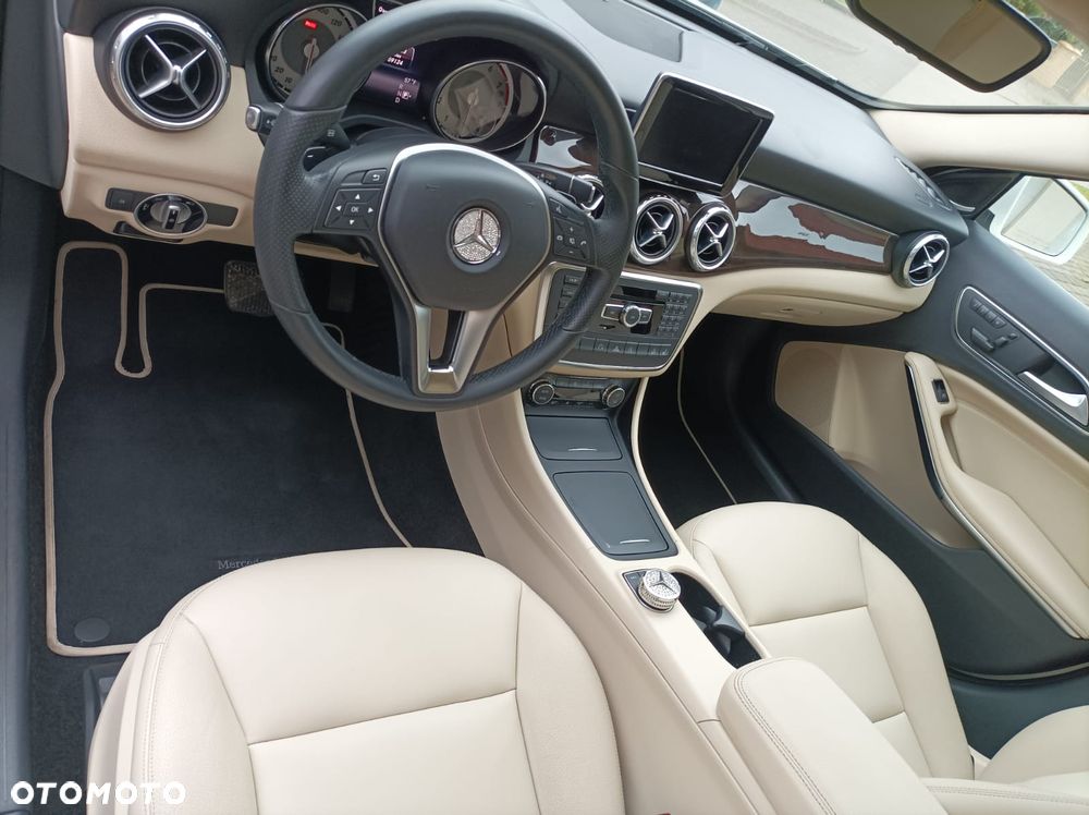 Mercedes-Benz GLA 250 4Matic 7G-DCT AMG Line - 1