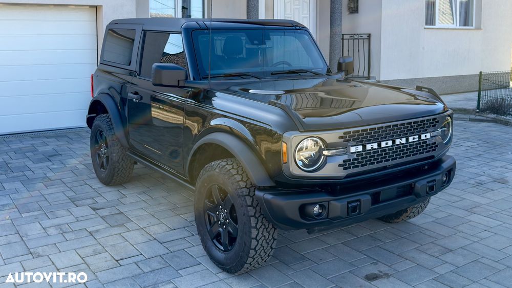 Ford Bronco - 3