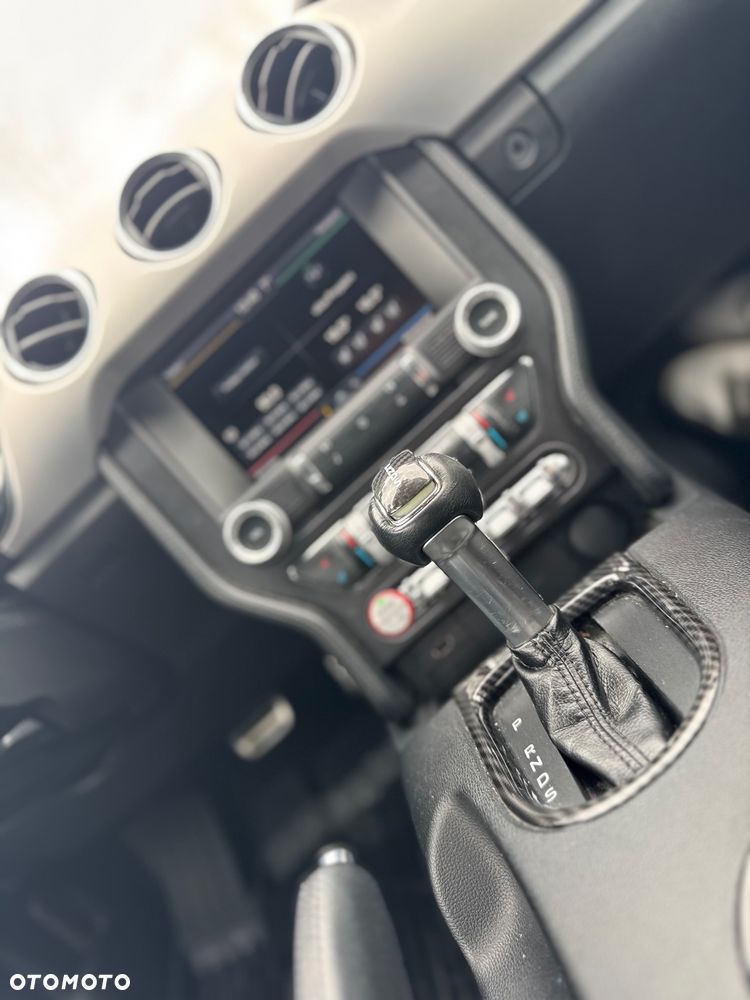 Ford Mustang 2.3 EcoBoost - 19