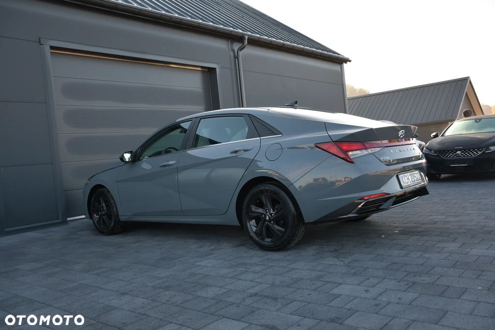 Hyundai Elantra 1.6 Smart - 8
