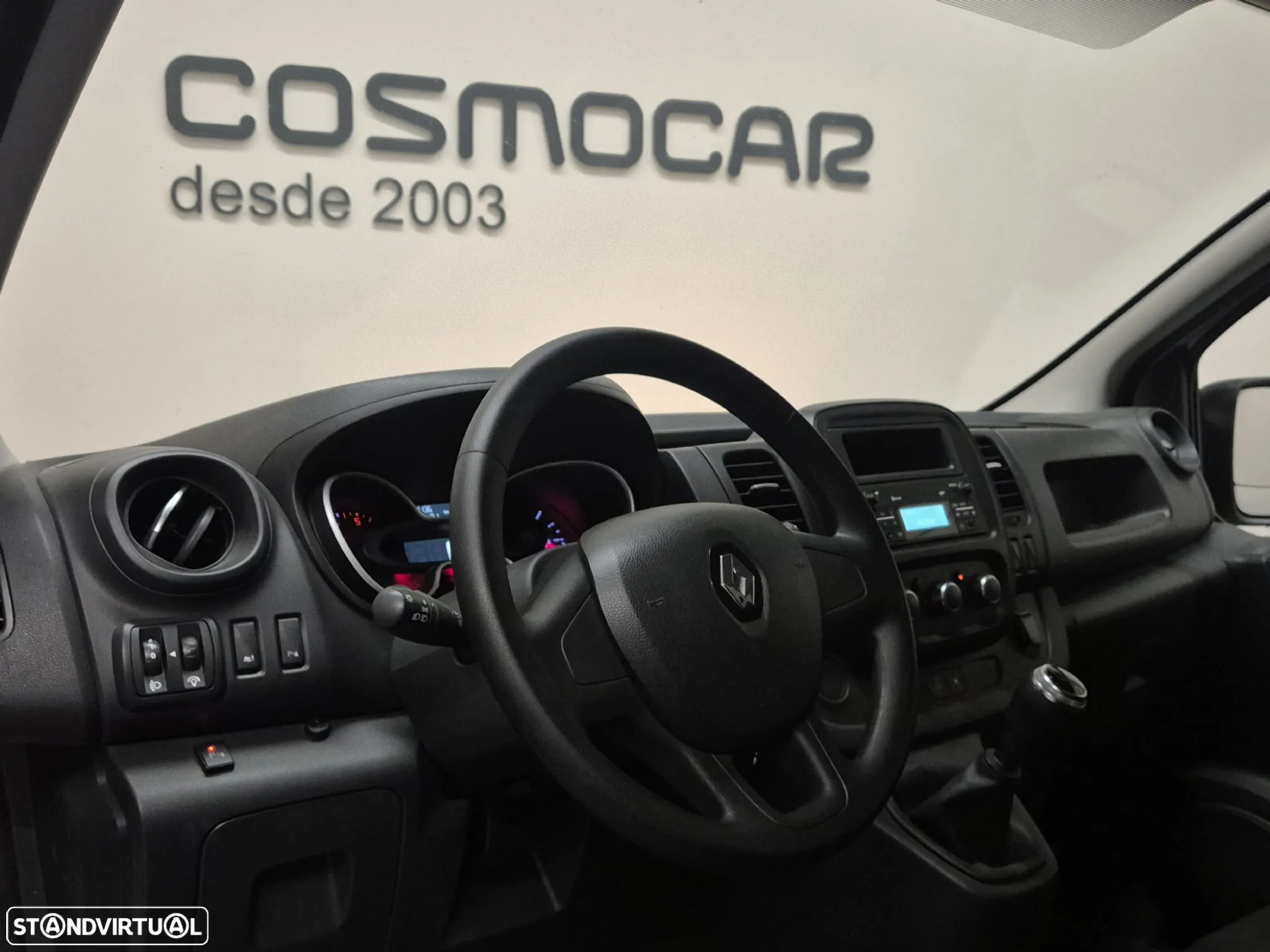 Renault Trafic 2.0dCI  L1H1 - 19
