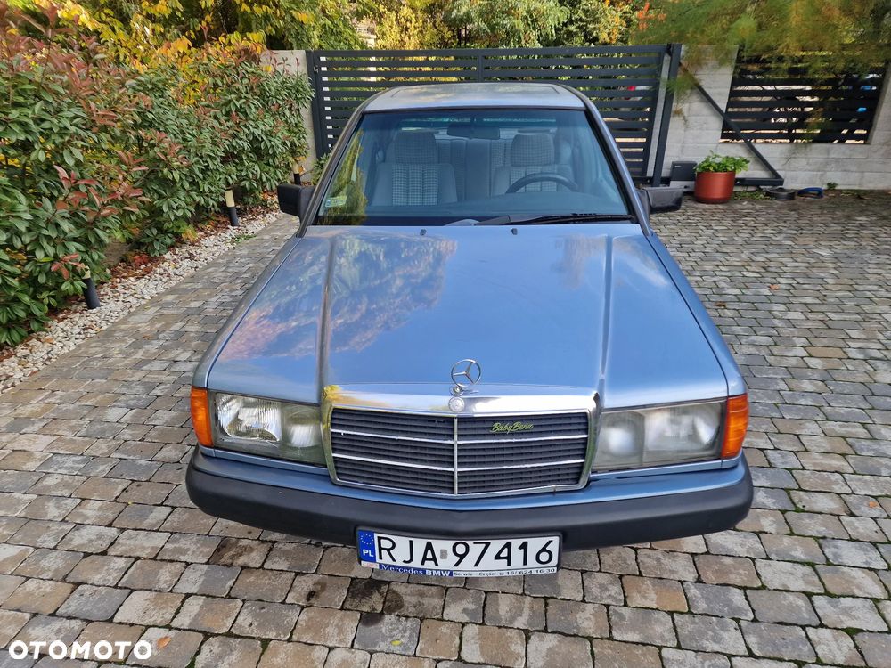 Mercedes-Benz W201 1991 photo 3