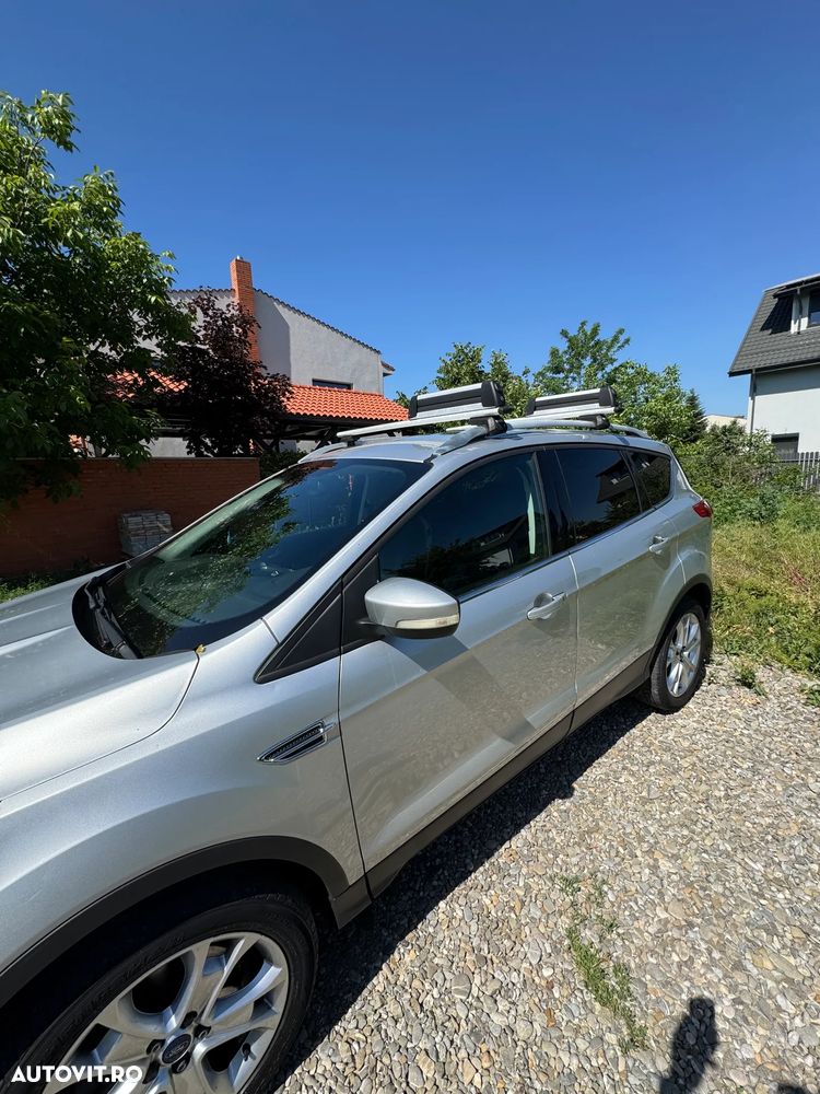 Ford Kuga 2.0 TDCi Powershift 4WD Titanium - 3