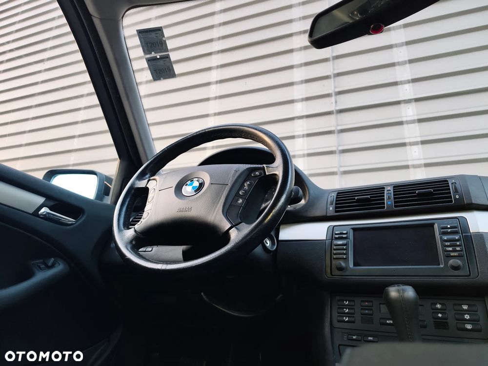 BMW Seria 3 325i Edition Exclusive - 27