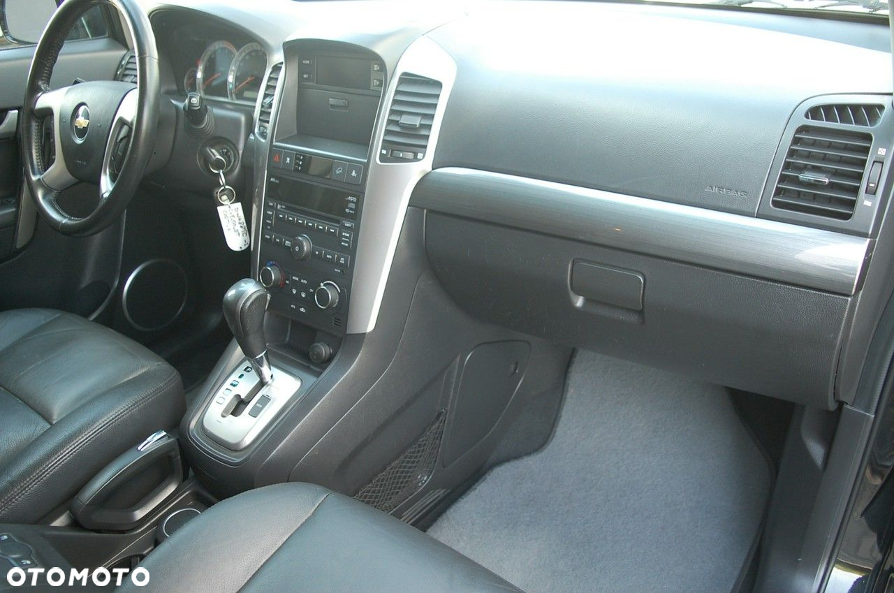 Chevrolet Captiva - 24