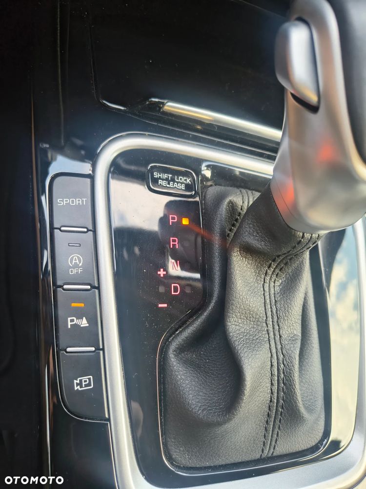 Kia XCeed 1.5 T-GDI Business Line DCT - 17