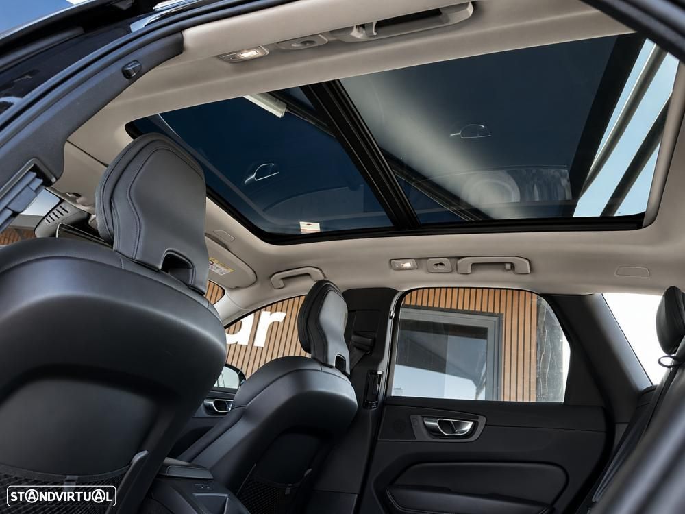 Volvo XC 60 T6 AWD Recharge Plus Dark - 4