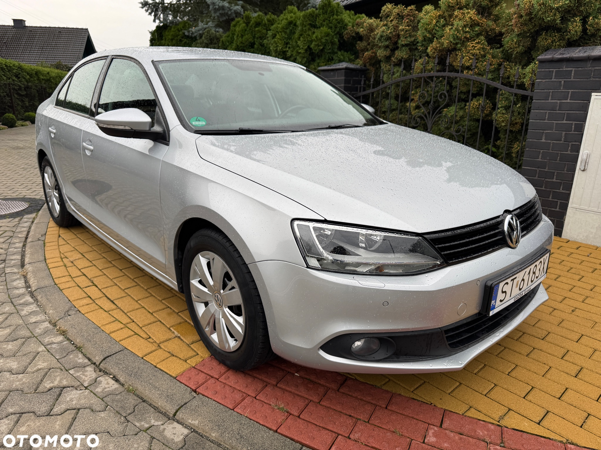 Volkswagen Jetta - 2