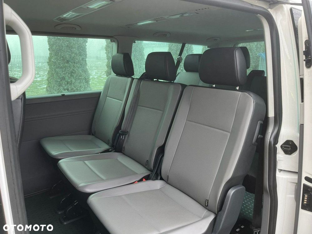 Volkswagen Caravelle - 17