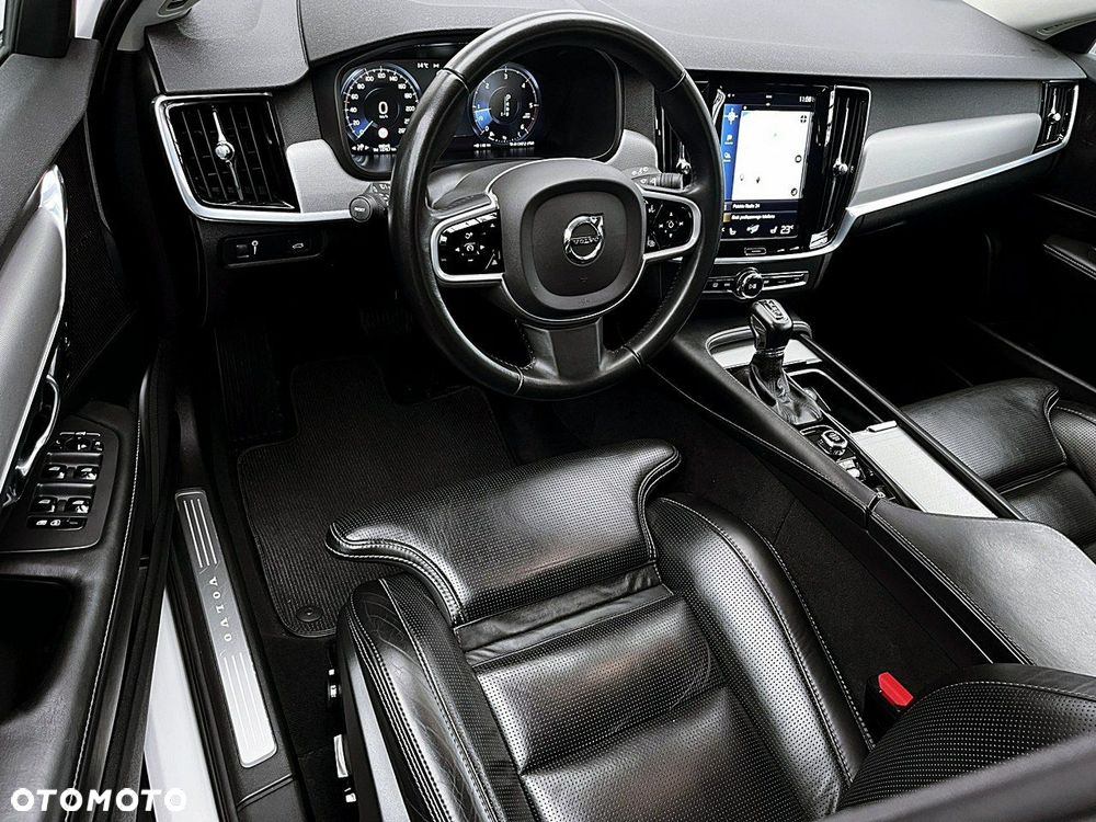 Volvo V90 Cross Country - 21