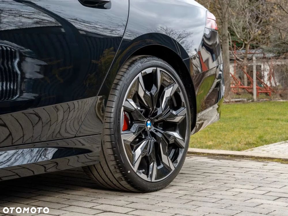 BMW Seria 5 540d xDrive mHEV M Sport - 11