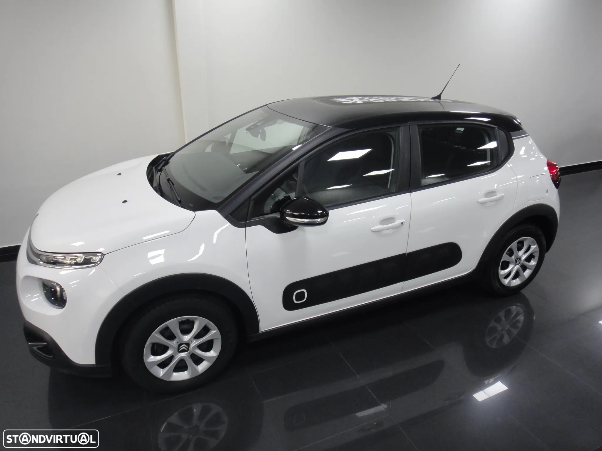 Citroën C3 1.2 PureTech Shine - 10