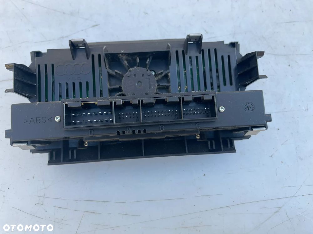 Panel klimatyzacji Audi A3 8P 8P0820043AG - 4