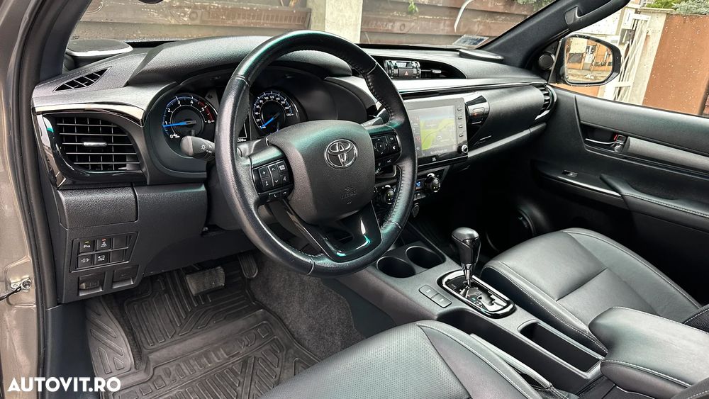 Toyota Hilux 2.8D 204CP 4x4 Double Cab AT Invincible Color Edition - 13