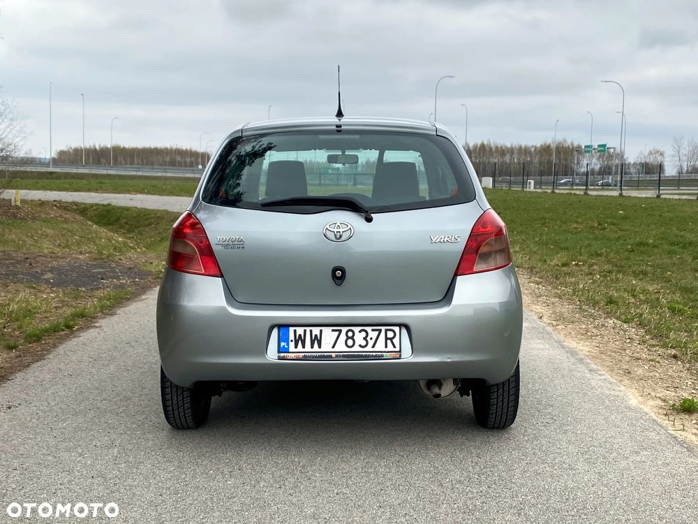 Toyota Yaris 1.0 Terra A/C - 8