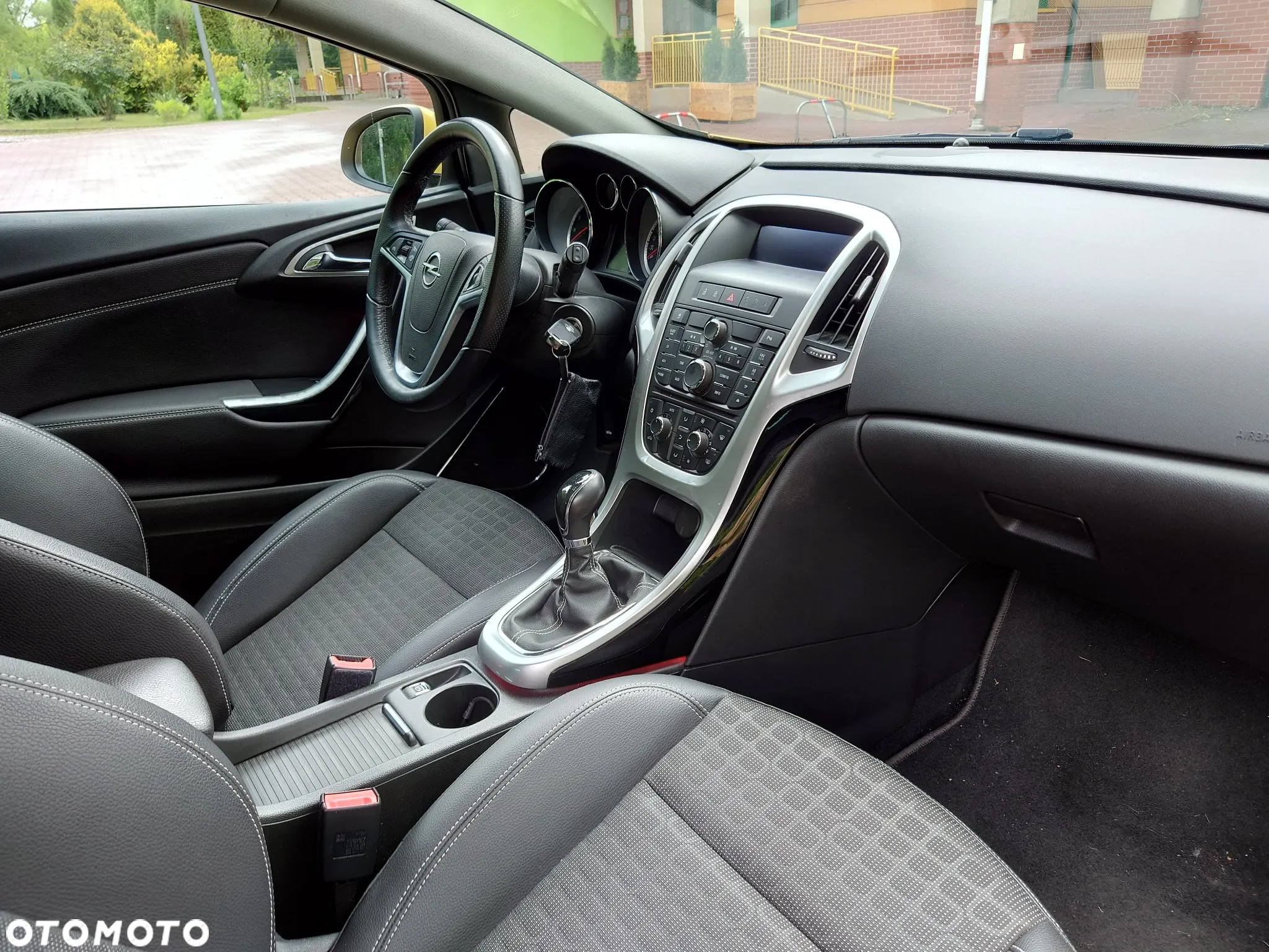 Opel Astra GTC 1.6 Turbo Edition - 20