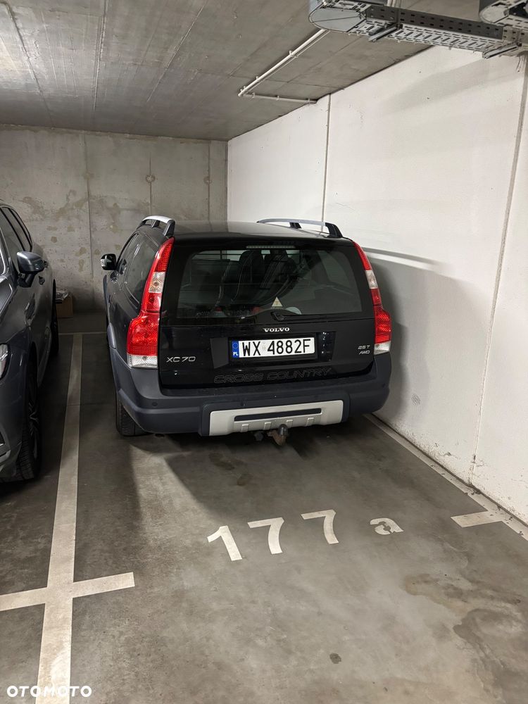 Volvo XC 70 AWD Momentum - 1