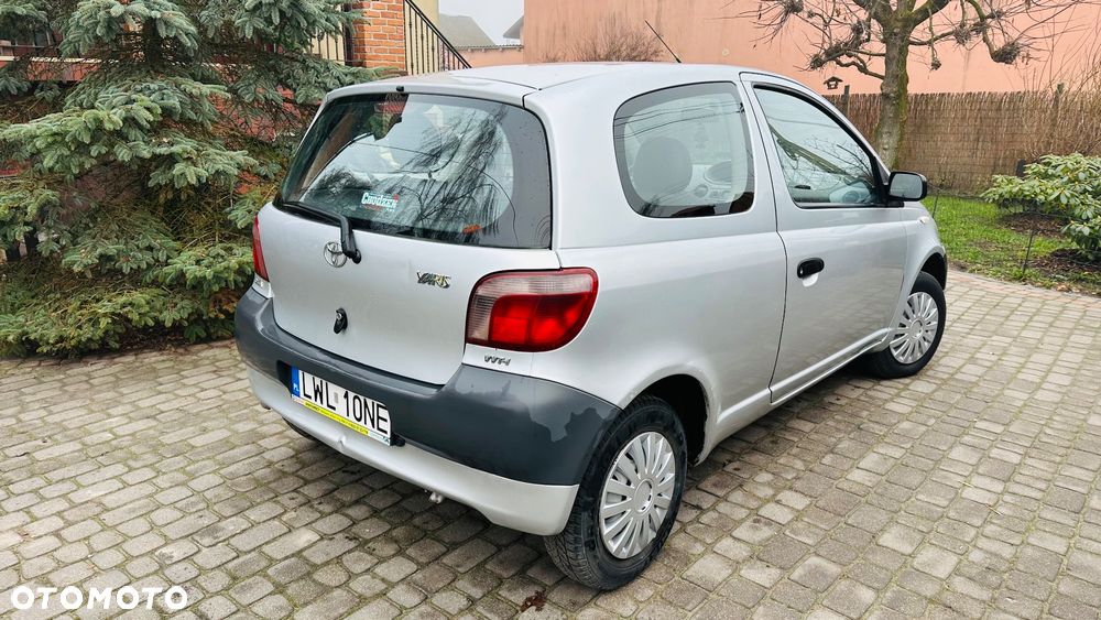 Toyota Yaris - 10