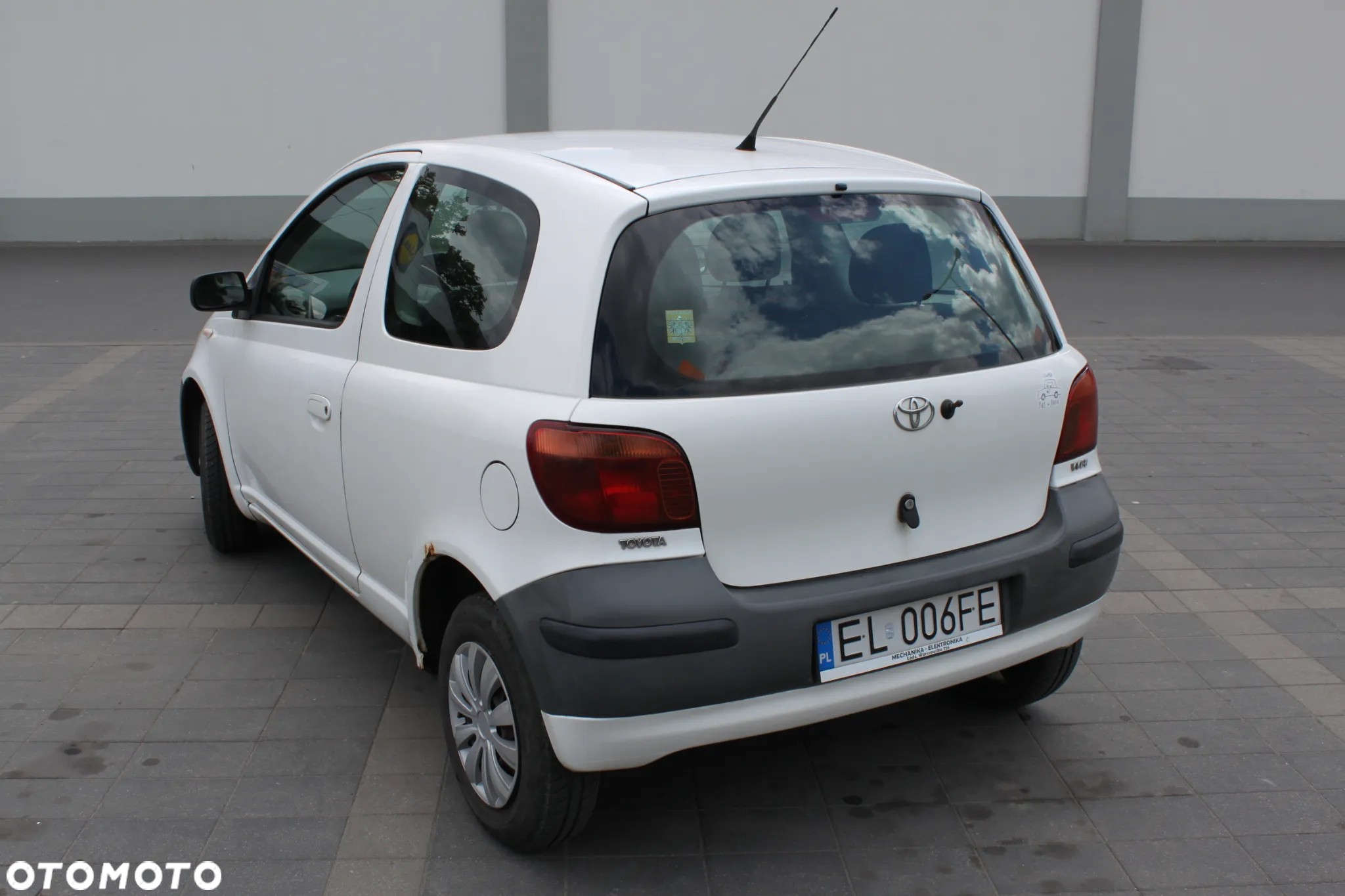 Toyota Yaris 1.0 Base - 5