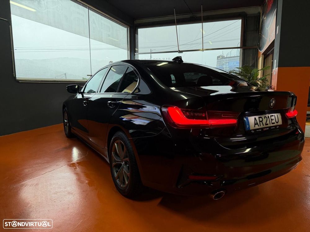 BMW 318 d Pack Desportivo M Auto - 10