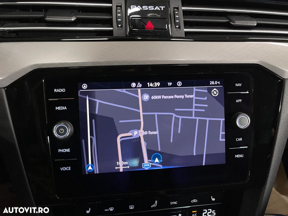 Volkswagen Passat 2.0 TDI DSG Comfortline - 16