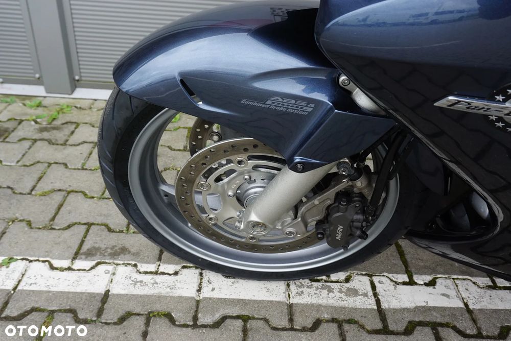Honda ST - 22