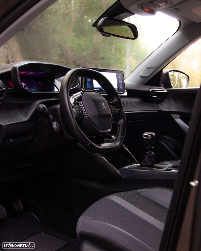 Peugeot 2008 1.2 PureTech Allure Pack - 17