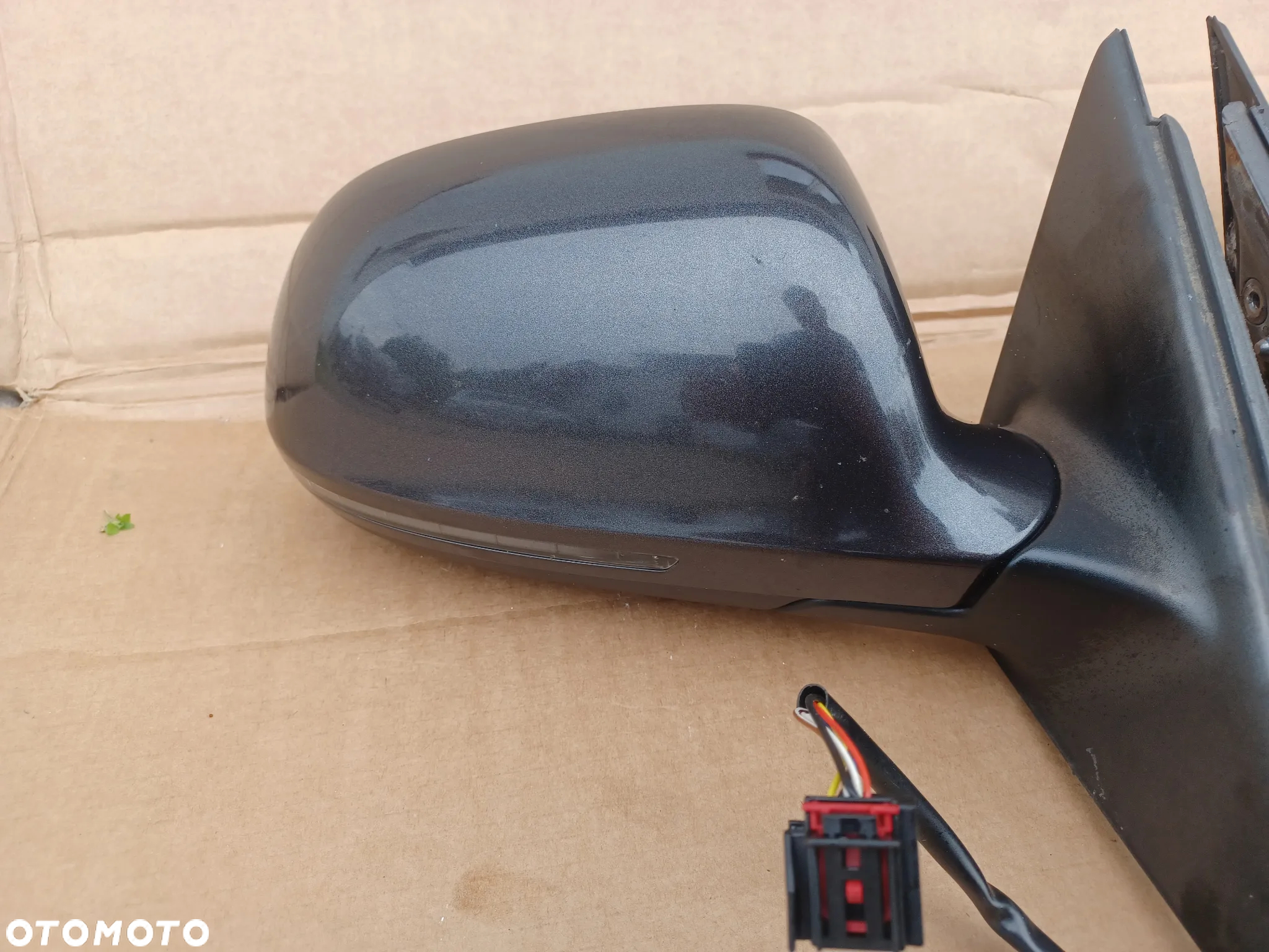 LUSTERKO AUDI A4 B8 LZ7L 6 pin - 6