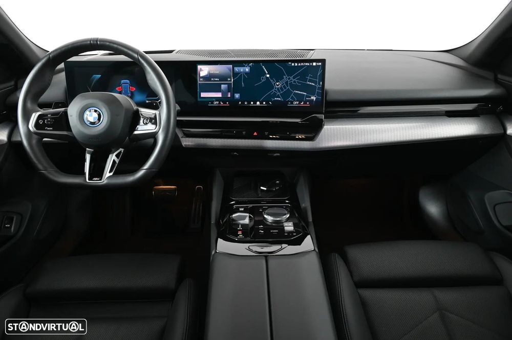 BMW 530 e Pack Desportivo M - 4