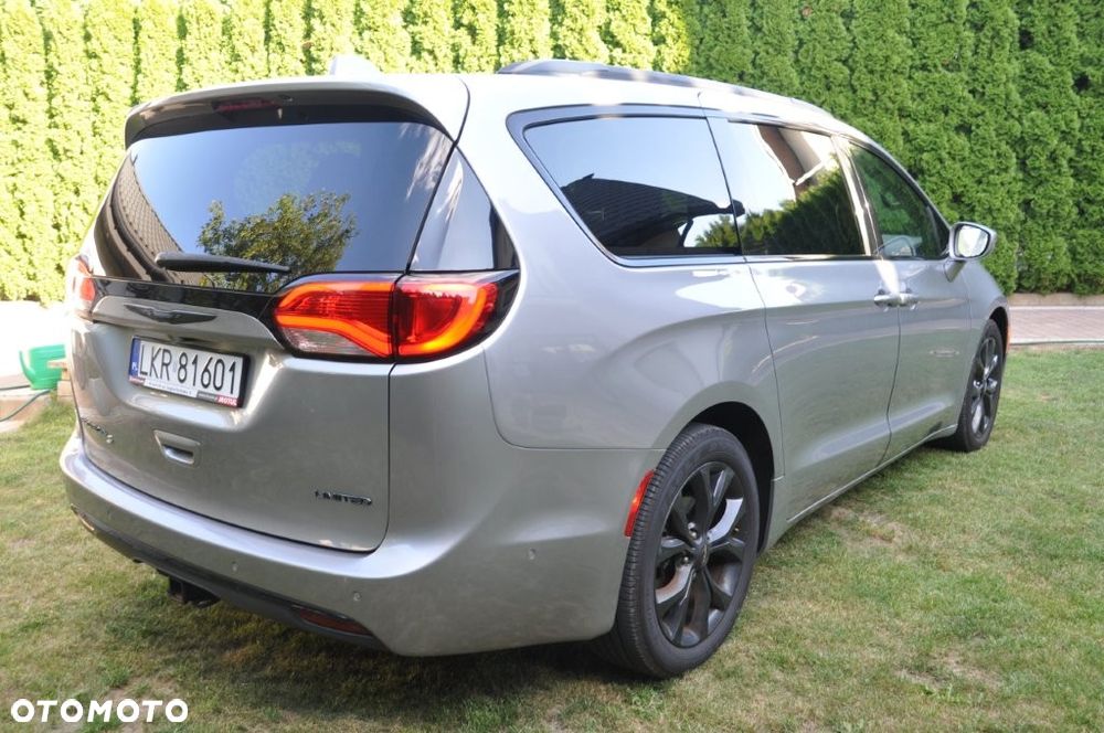 Chrysler Pacifica - 6