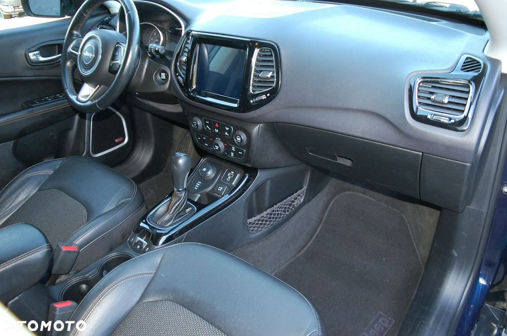 Jeep Compass - 24