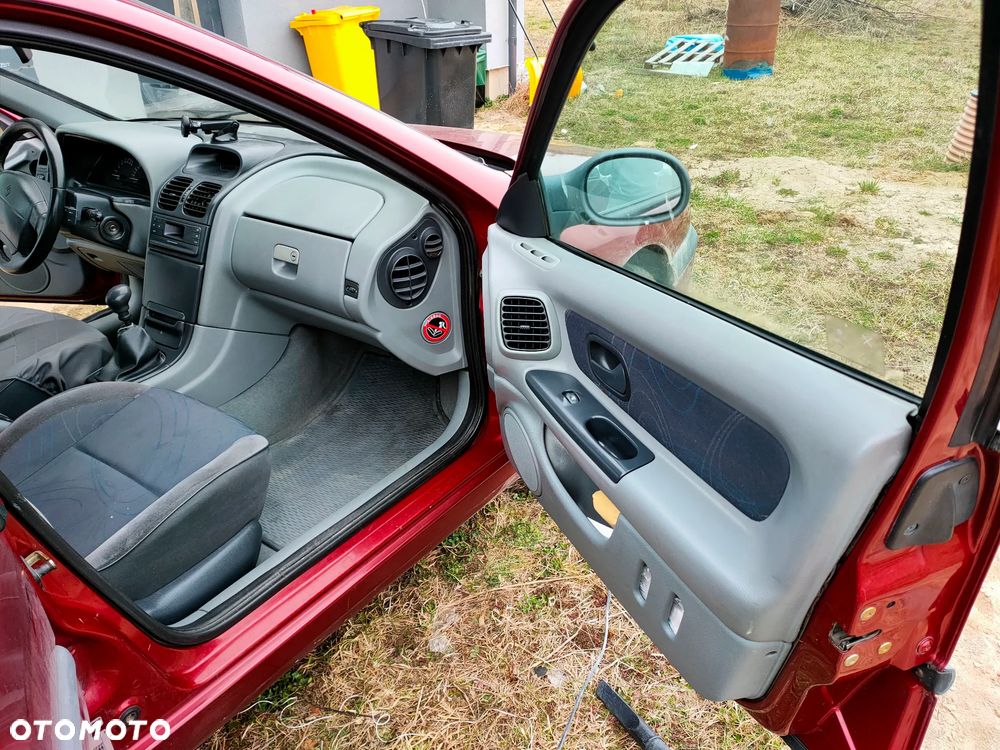 Renault Laguna - 16