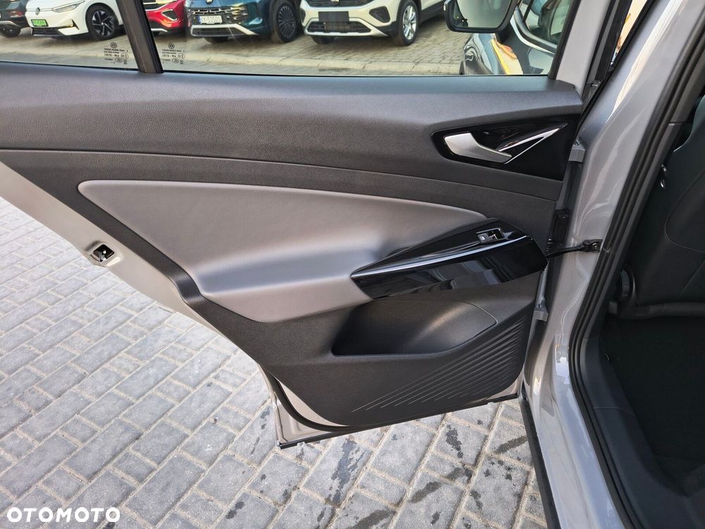 Volkswagen ID.5 52kWh Pure - 11