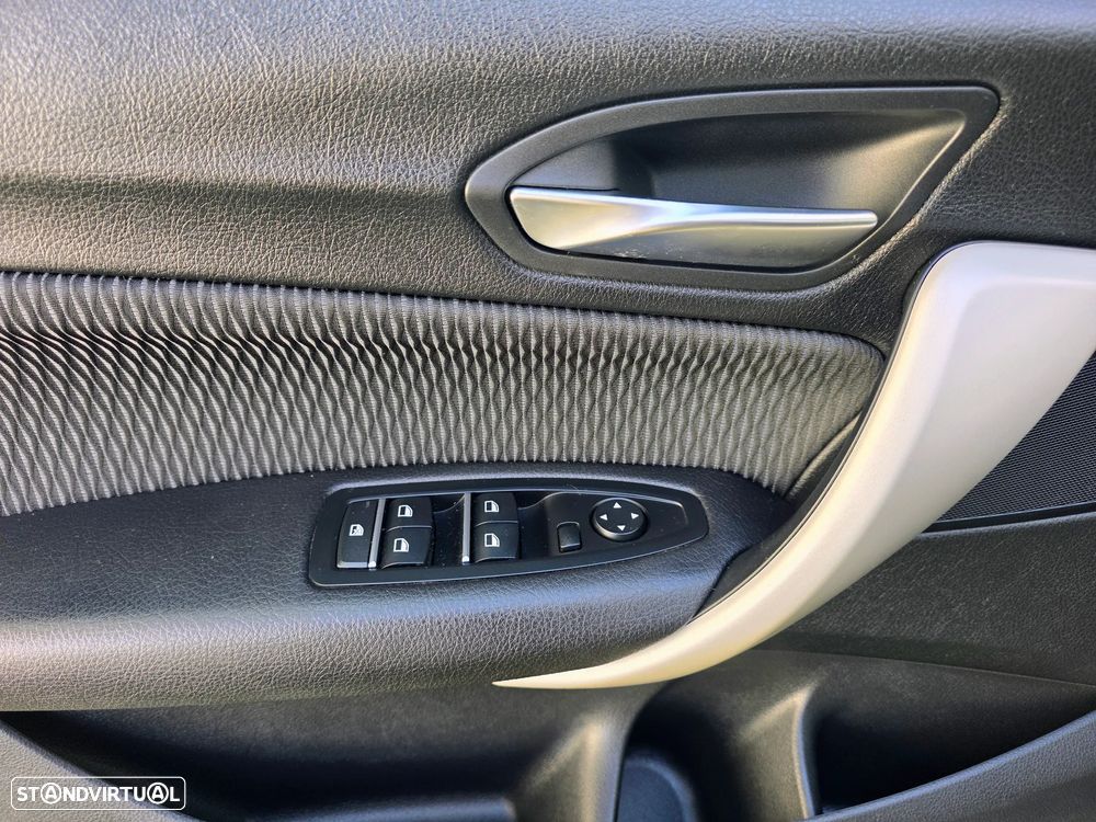 BMW 116 d EfficientDynamics - 30