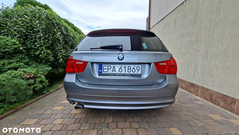 BMW Seria 3 320d xDrive DPF - 4