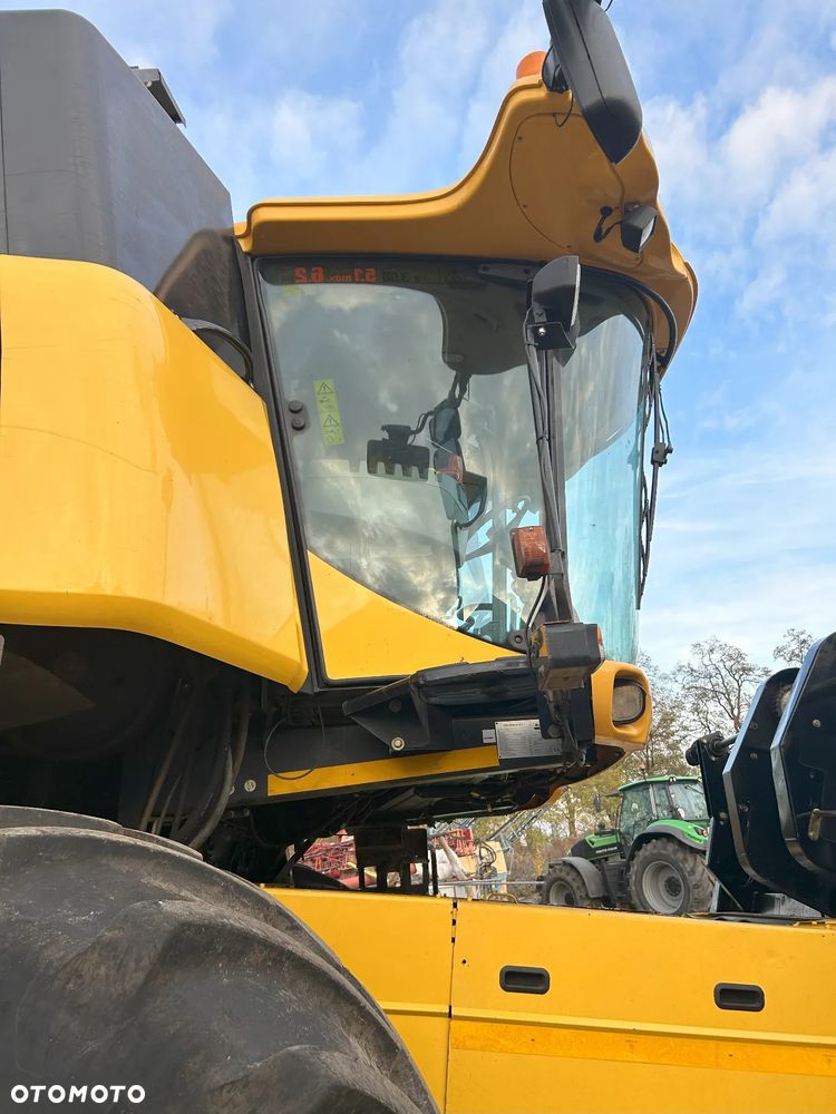 New Holland CR9070 - 14
