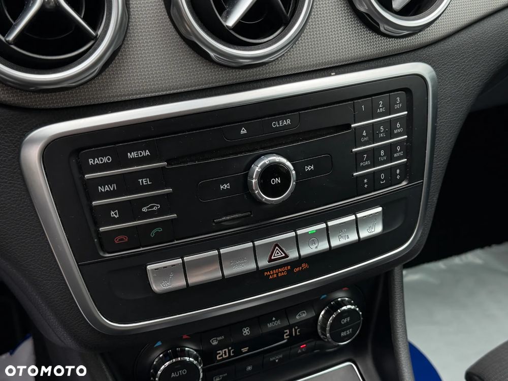 Mercedes-Benz GLA 200 7G-DCT Urban - 20