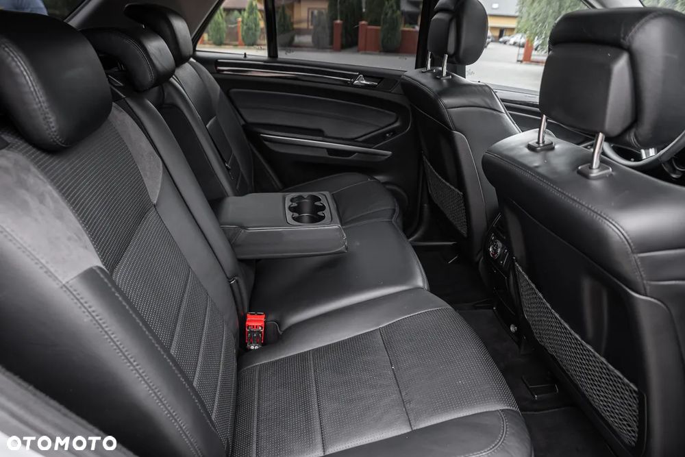 Mercedes-Benz ML 63 AMG 4Matic 7G-TRONIC 10th Anniversary - 9