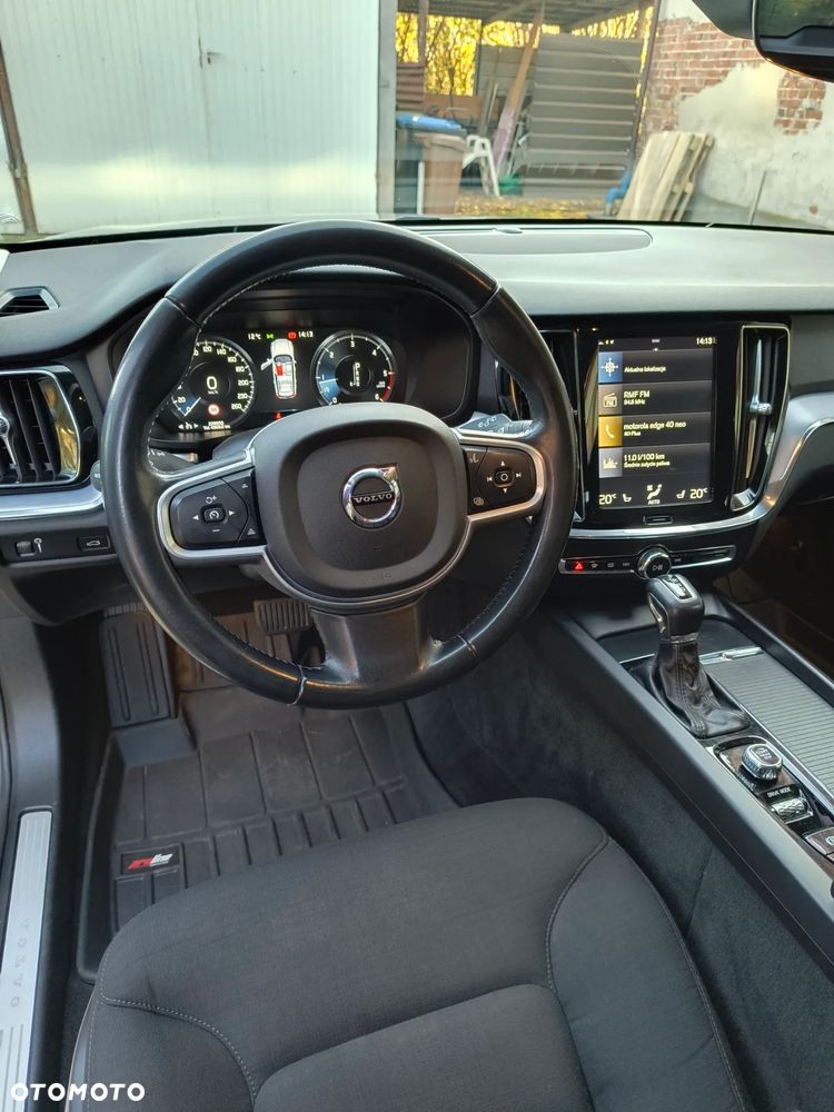 Volvo V60 D4 Momentum - 23