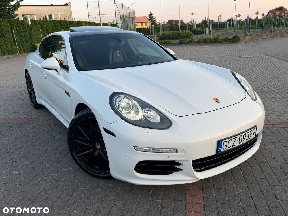 Porsche Panamera 4 Edition - 21