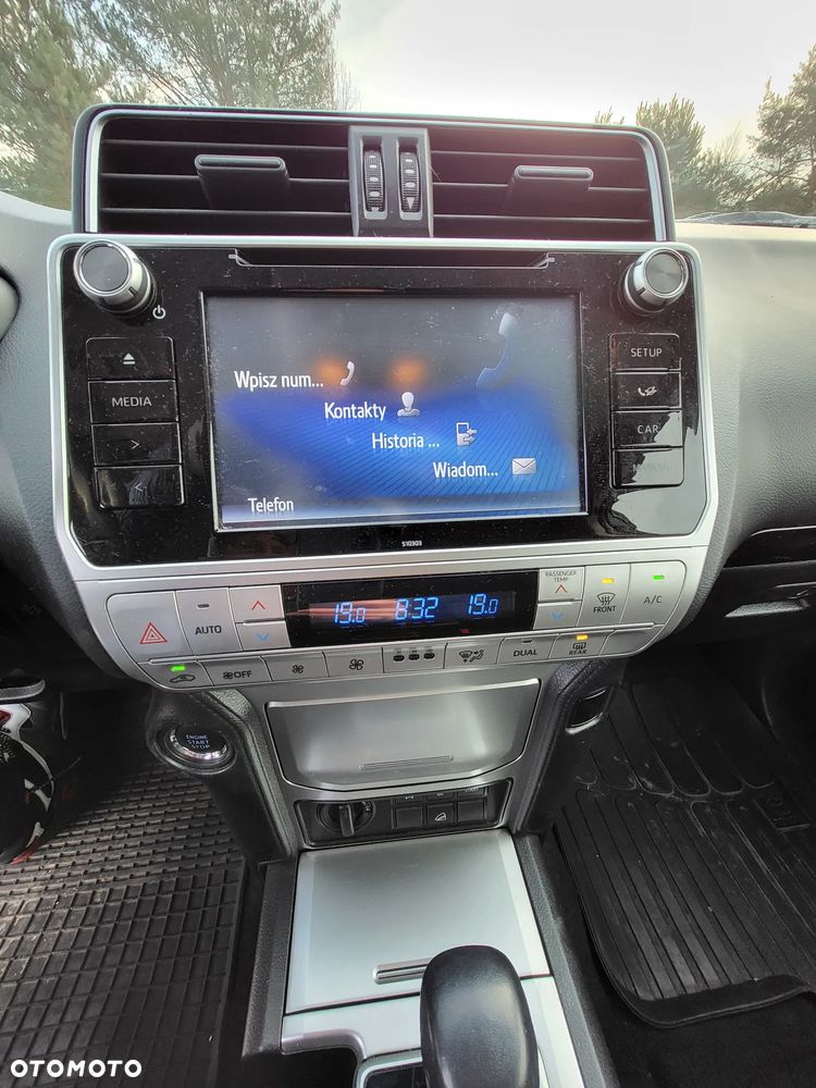 Toyota Land Cruiser - 20