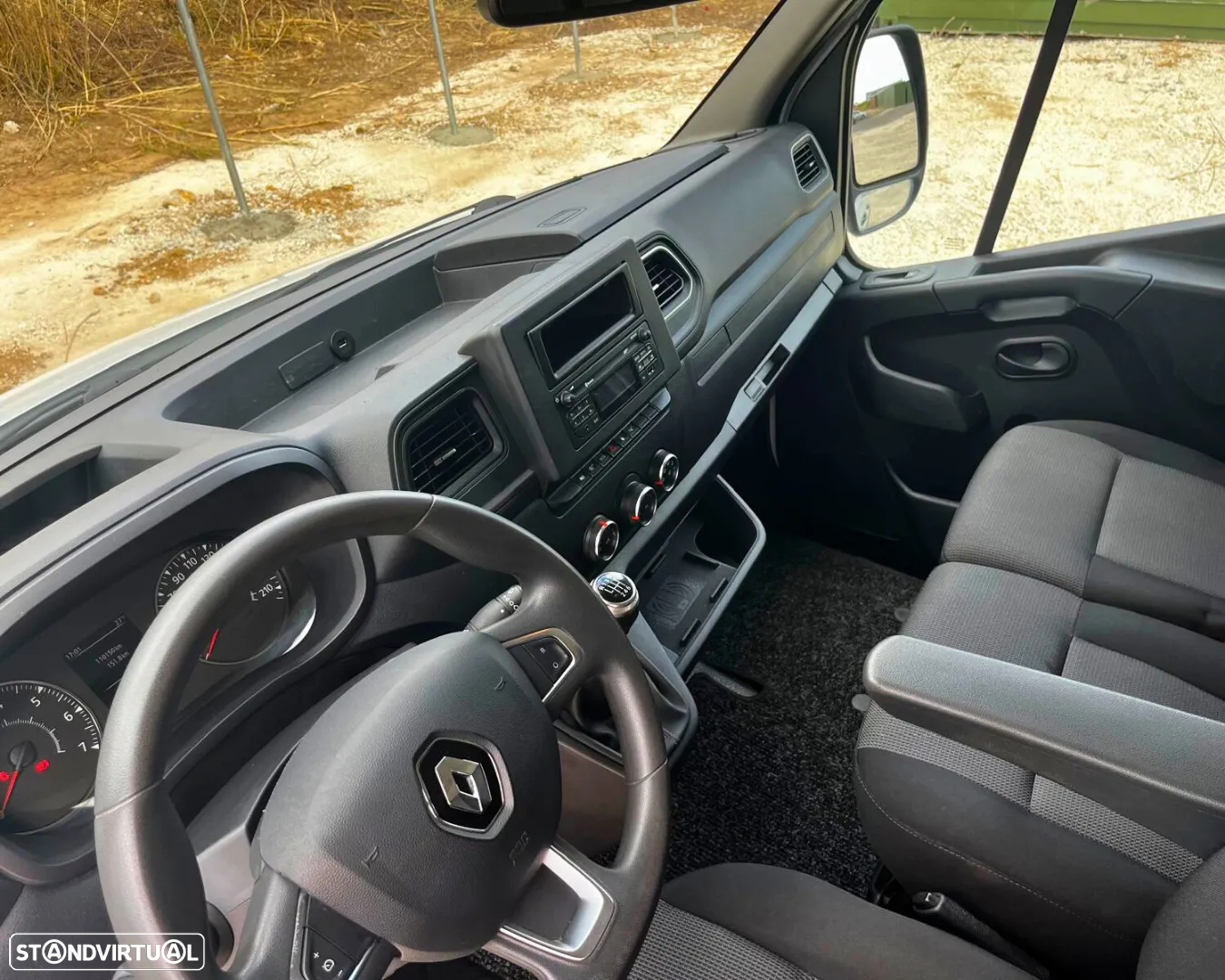 Renault MASTER T35 2.3 dCi L2H2 - 14