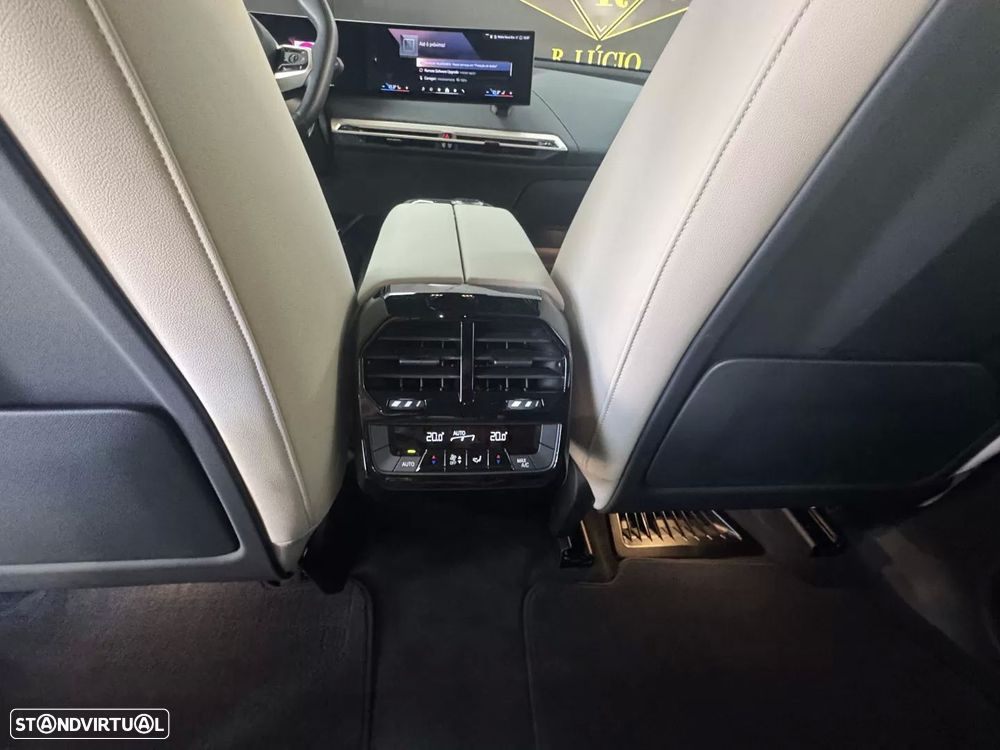 BMW iX xDrive 40 - 35