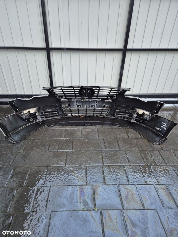 Zderzak przód przedni VW Passat B6 rok 08 kod lak LA7W - 5